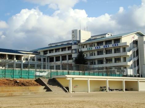 高穂中学校